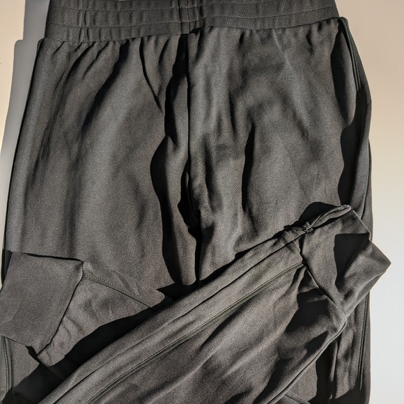 Fabletics Joggers - Picture 3 of 4